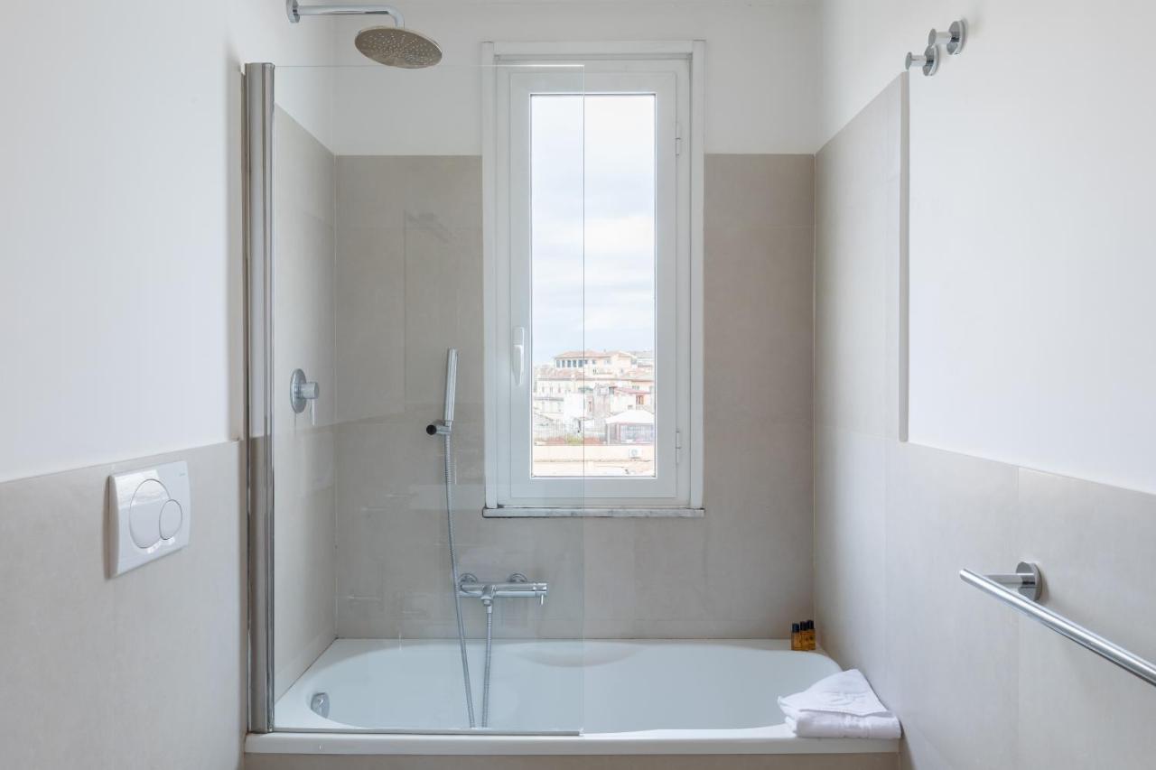 Amazing Penthouse With Private Terrace In Trastevere ローマ エクステリア 写真